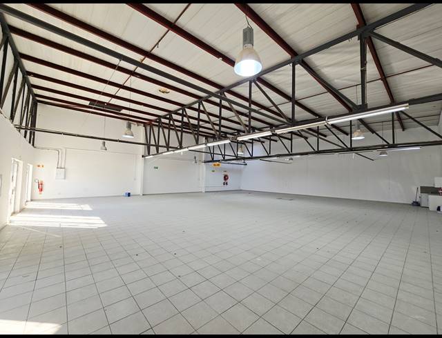 360M² RETAIL TO LET IN NORTH RIDING